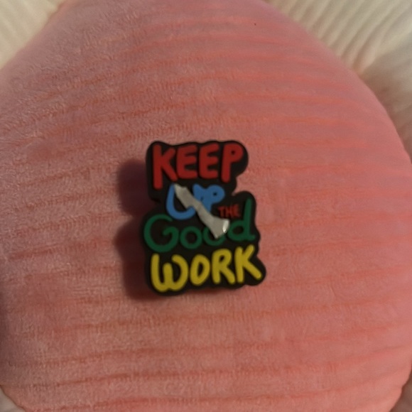 CROCS shoe charm 🔴 $1 BUNDLE item with $10 minimum purchase - Picture 3 of 3